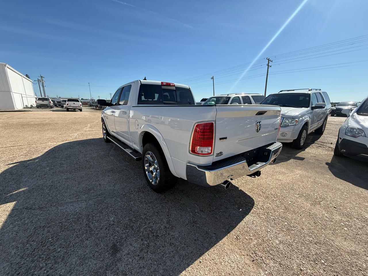 RAM 1500 Laramie 4x4 Crew Cab 6'4" Box 2017