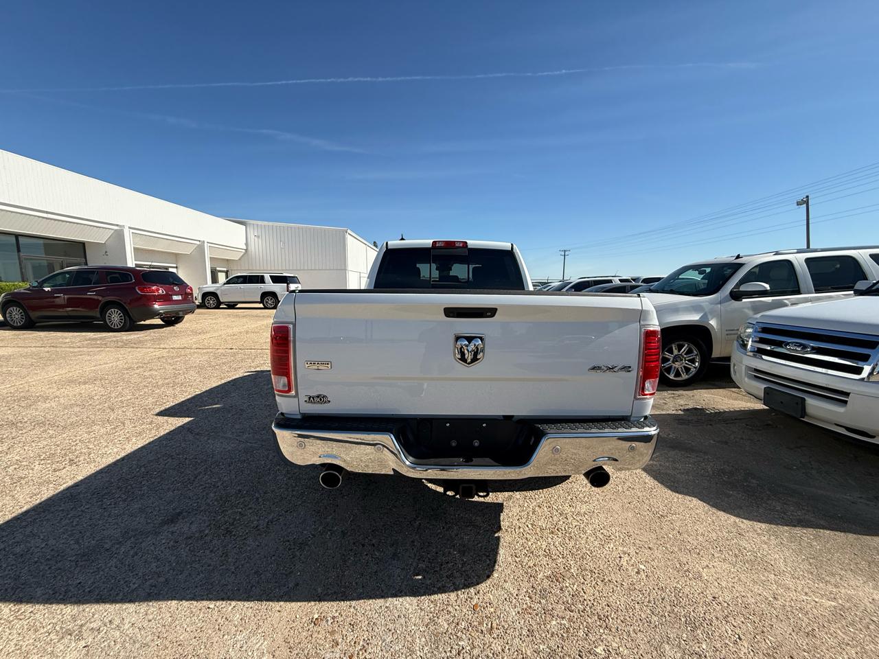RAM 1500 Laramie 4x4 Crew Cab 6'4" Box 2017
