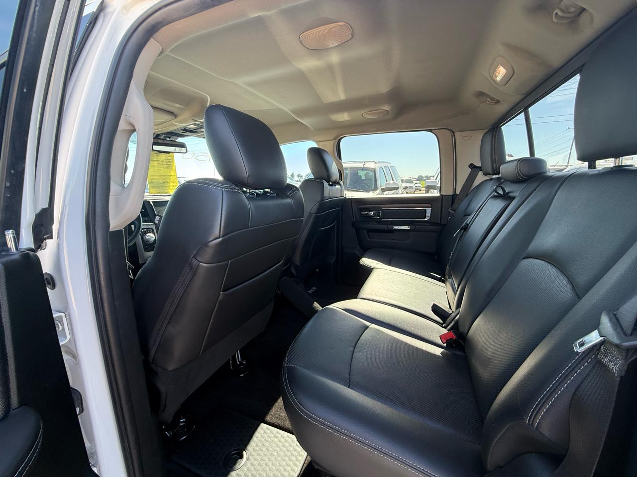RAM 1500 Laramie 4x4 Crew Cab 6'4" Box 2017