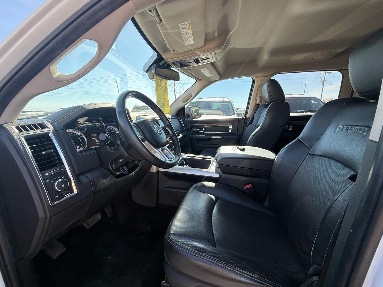 RAM 1500 Laramie 4x4 Crew Cab 6'4" Box 2017