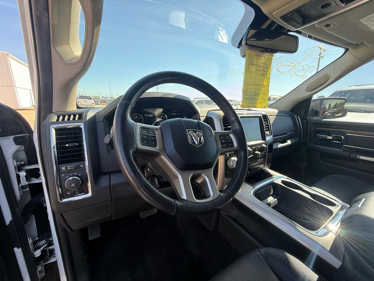 RAM 1500 Laramie 4x4 Crew Cab 6'4" Box 2017