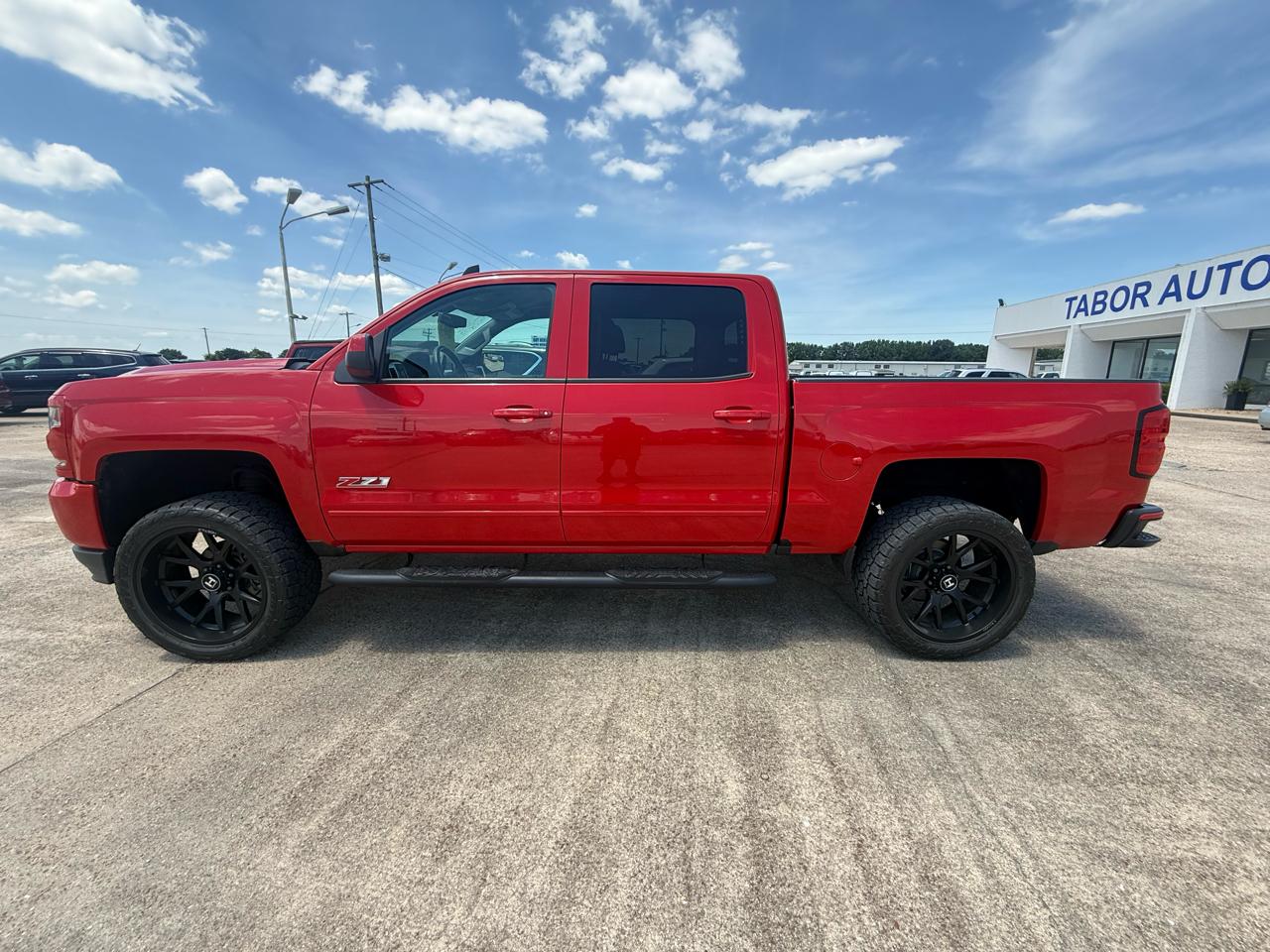 Chevrolet Silverado 1500 4WD Crew Cab 143.5" LT w/2LT 2017