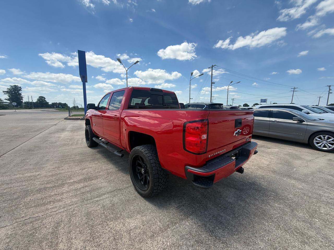 Chevrolet Silverado 1500 4WD Crew Cab 143.5" LT w/2LT 2017