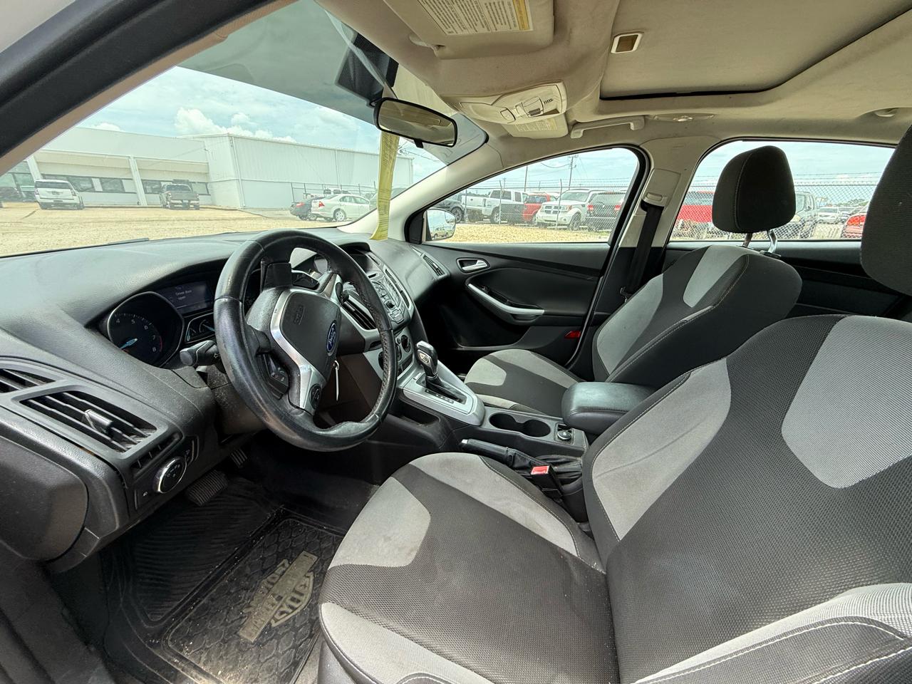 Ford Focus 4dr Sdn SE 2012