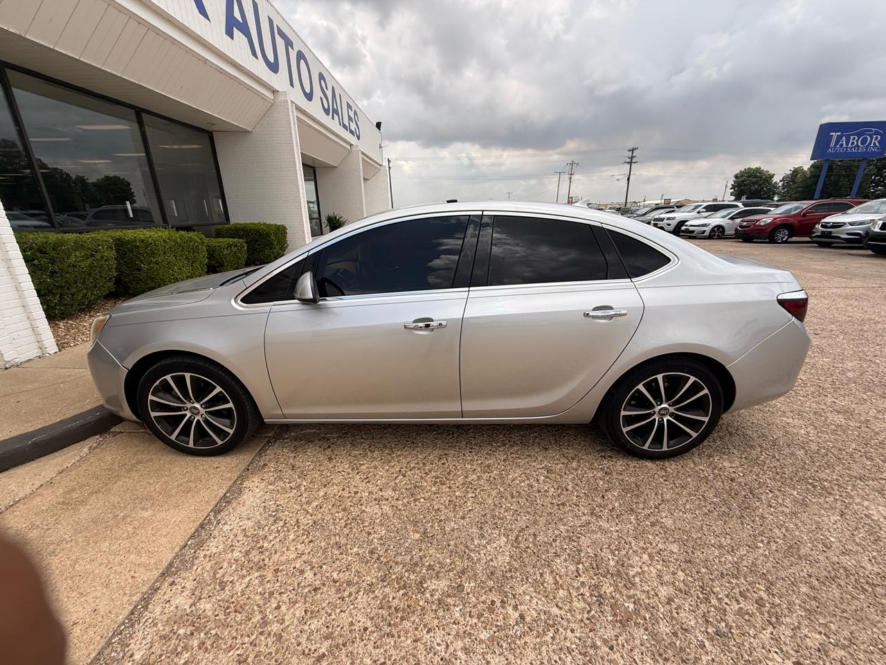 Buick Verano 4dr Sdn Leather Group 2014