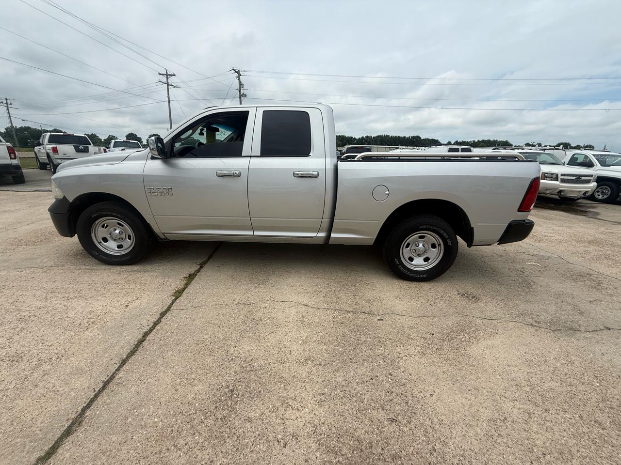 RAM 1500 2WD Quad Cab 140.5" Tradesman 2013