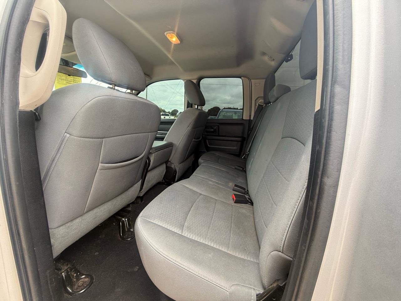 RAM 1500 2WD Quad Cab 140.5" Tradesman 2013