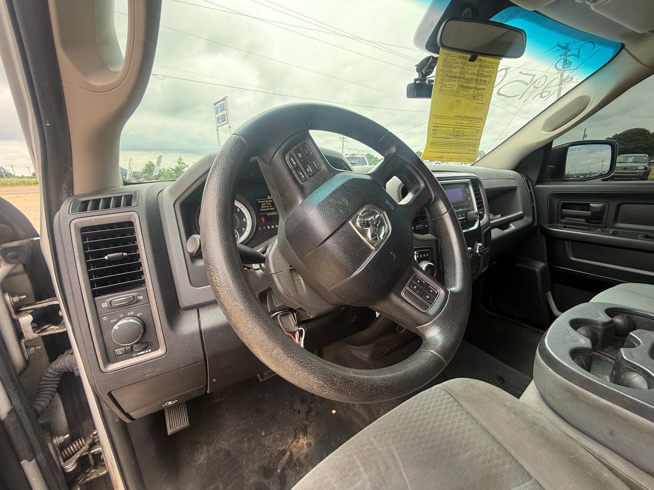 RAM 1500 2WD Quad Cab 140.5" Tradesman 2013