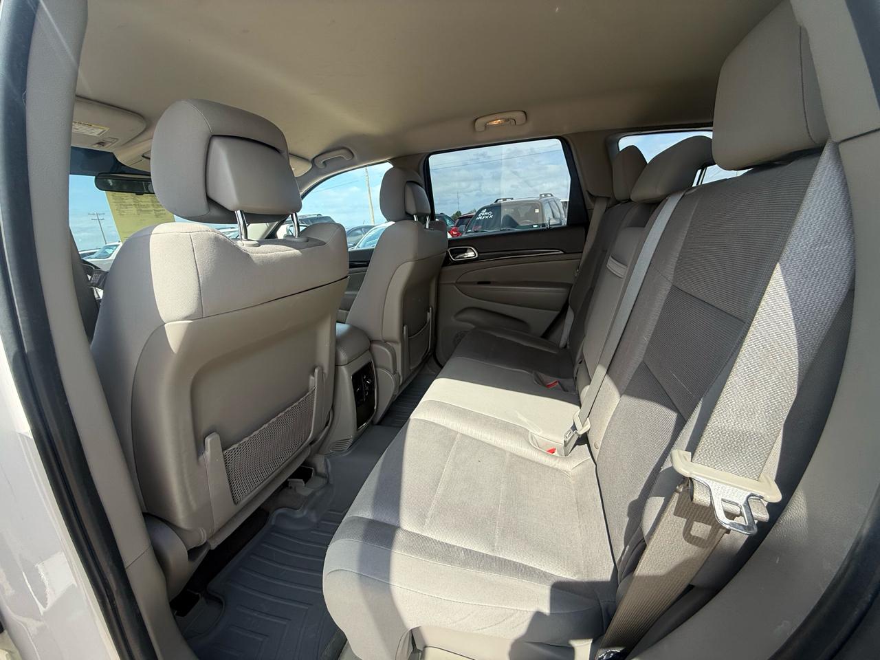 Jeep Grand Cherokee 4WD 4dr Laredo 2011