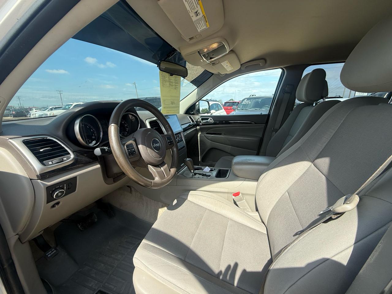 Jeep Grand Cherokee 4WD 4dr Laredo 2011