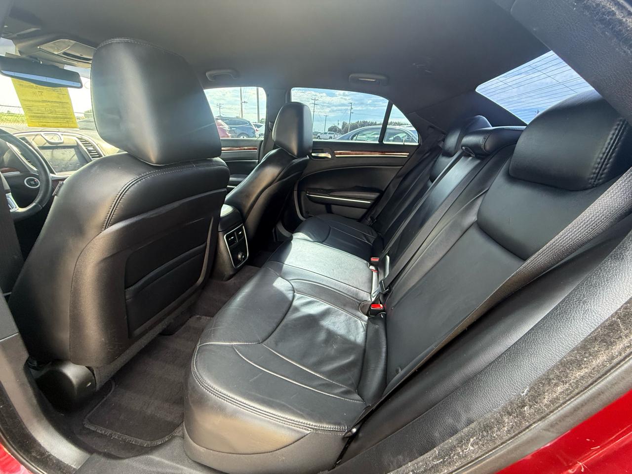 Chrysler 300 4dr Sdn AWD 2014