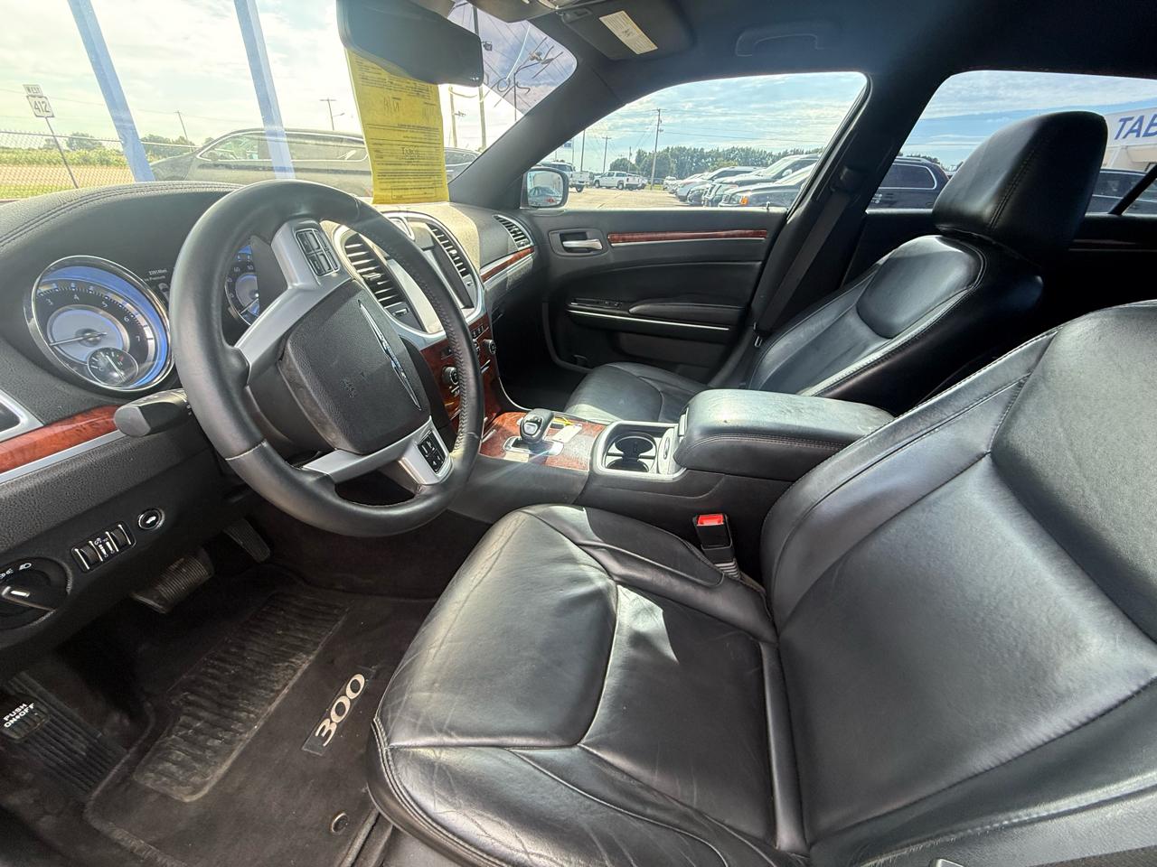 Chrysler 300 4dr Sdn AWD 2014
