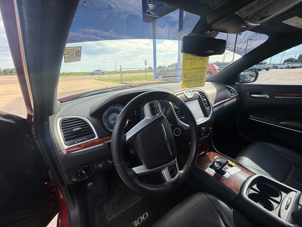 Chrysler 300 4dr Sdn AWD 2014