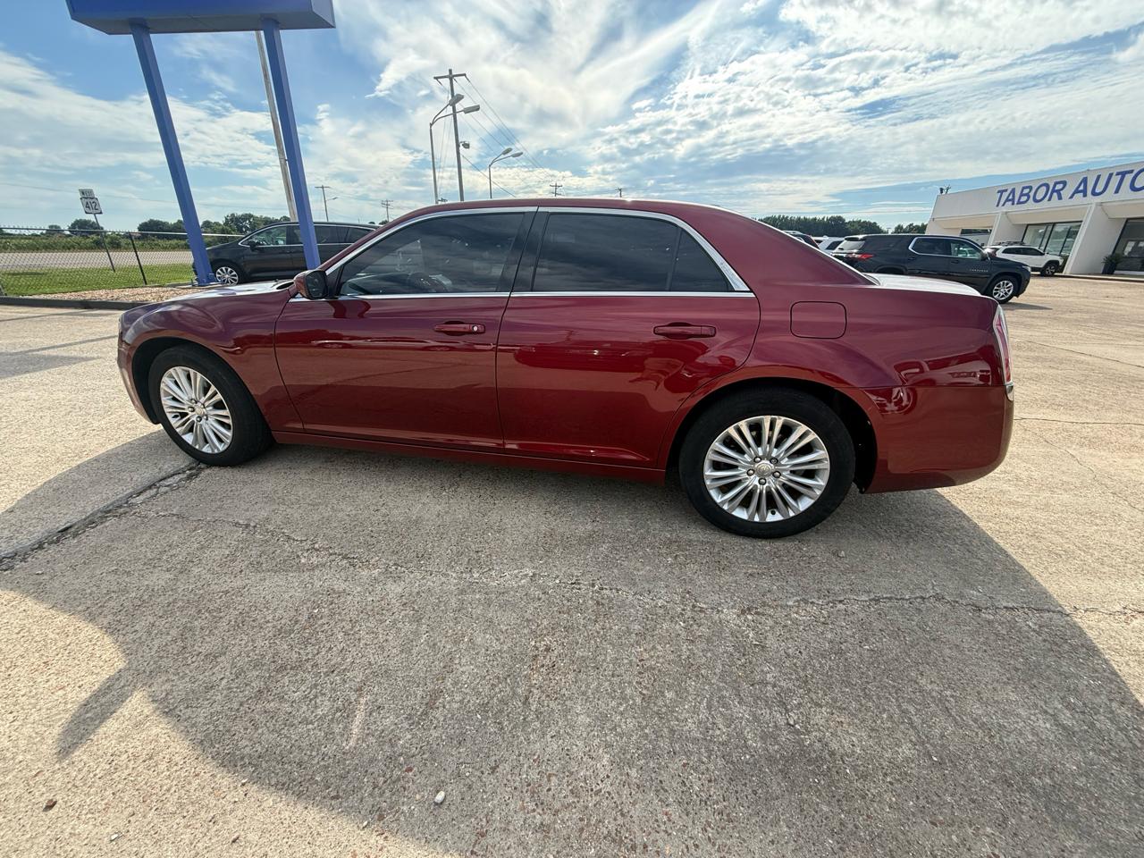 Chrysler 300 4dr Sdn AWD 2014