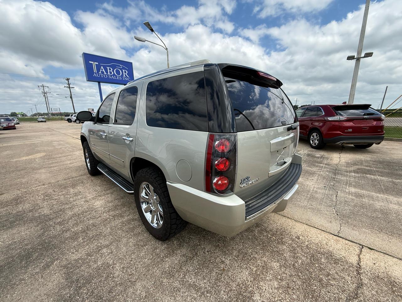 GMC Yukon AWD 4dr Denali 2014