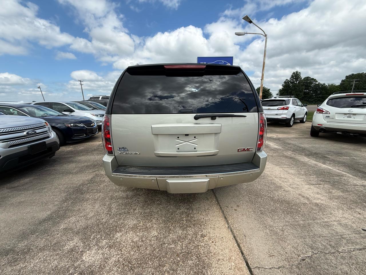 GMC Yukon AWD 4dr Denali 2014