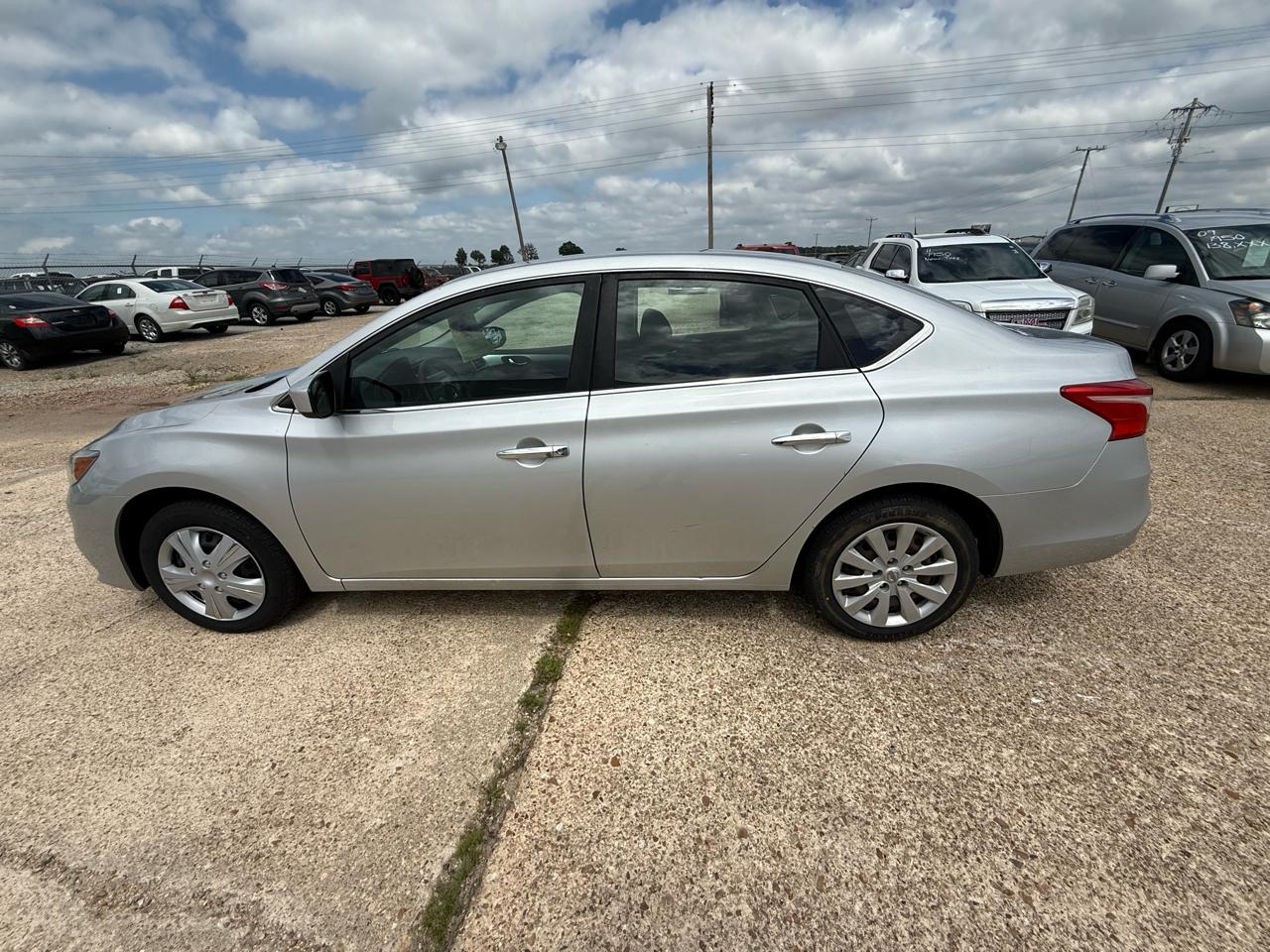 Nissan Sentra S CVT 2018