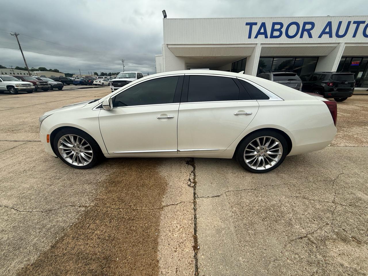Cadillac XTS 4dr Sdn Platinum FWD 2013
