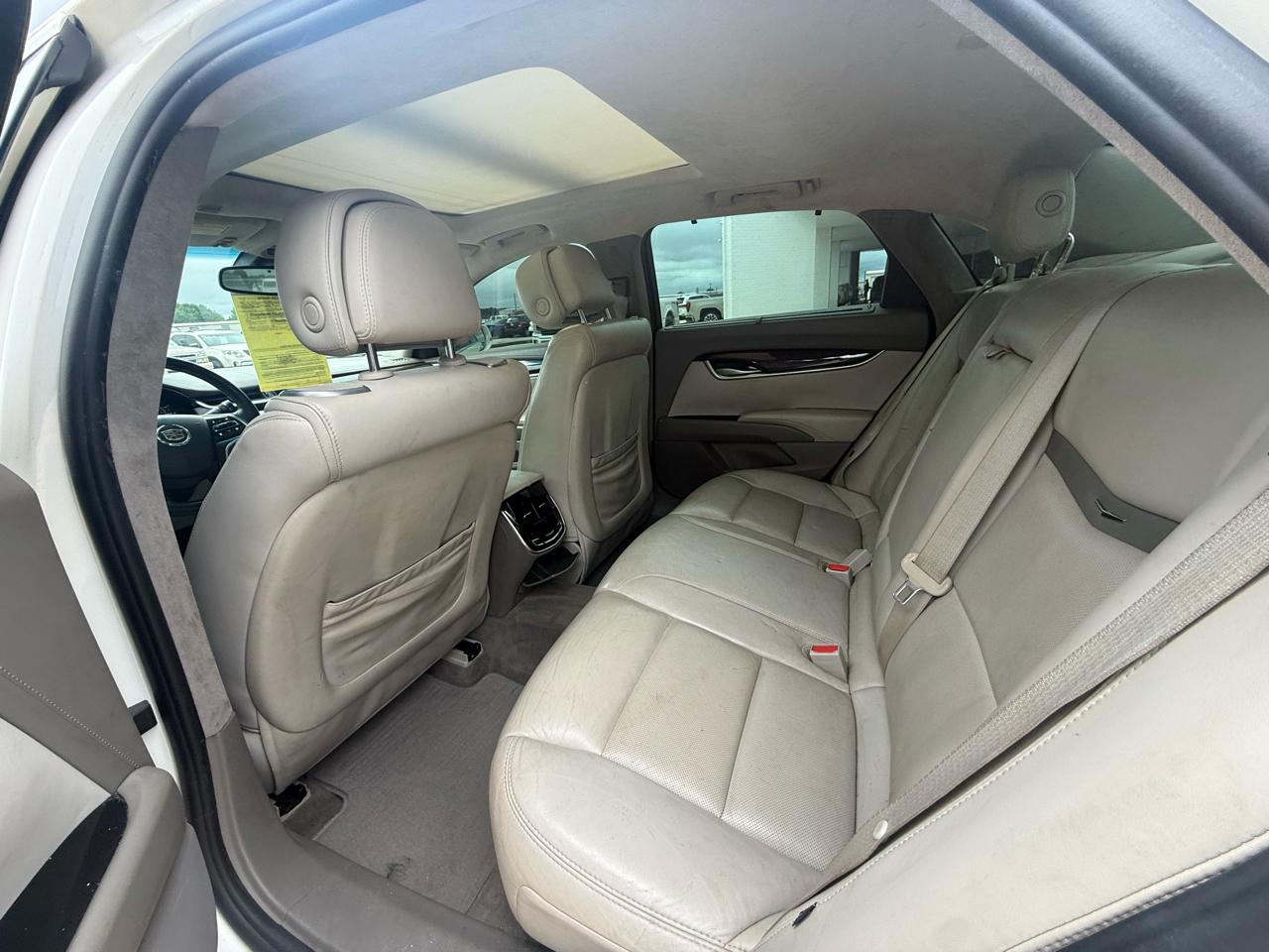 Cadillac XTS 4dr Sdn Platinum FWD 2013