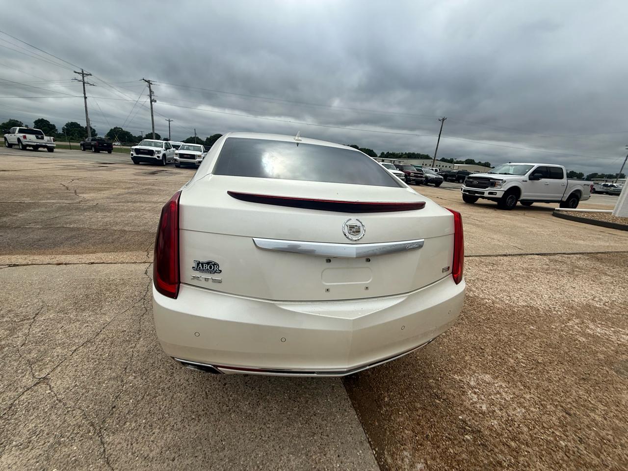 Cadillac XTS 4dr Sdn Platinum FWD 2013