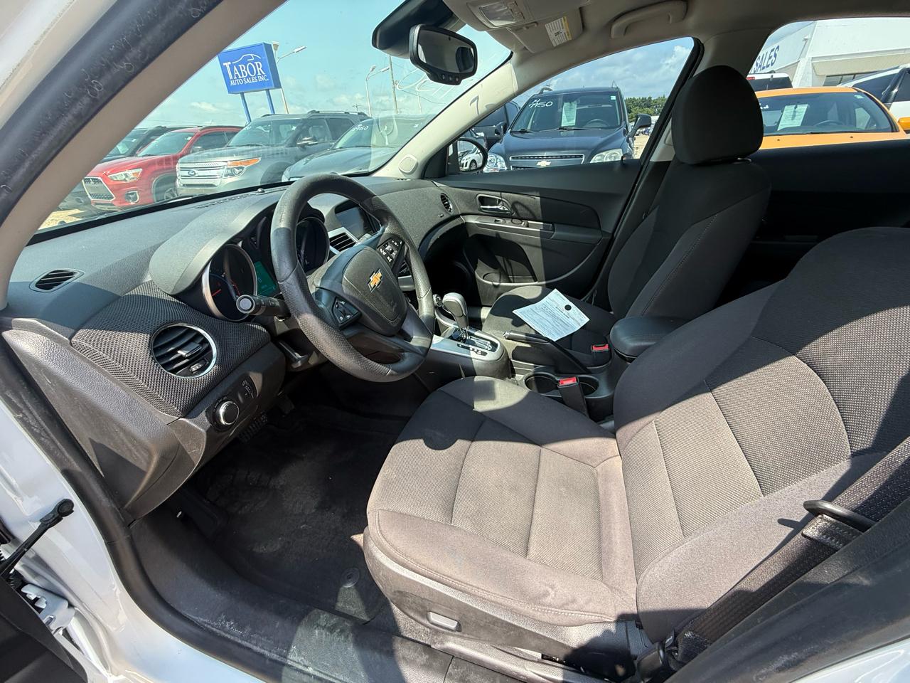 Chevrolet Cruze Limited 4dr Sdn Auto LT w/1LT 2016