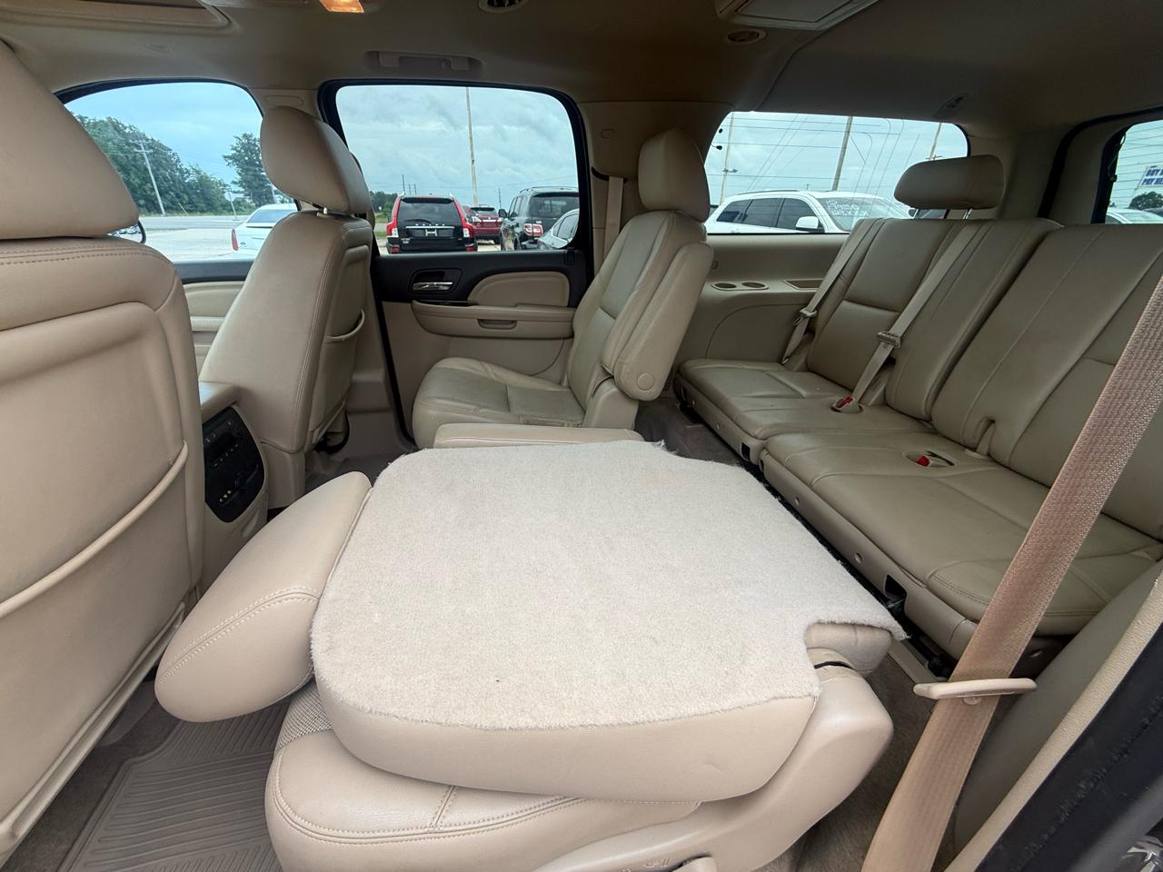 GMC Yukon XL AWD 4dr 1500 Denali 2013