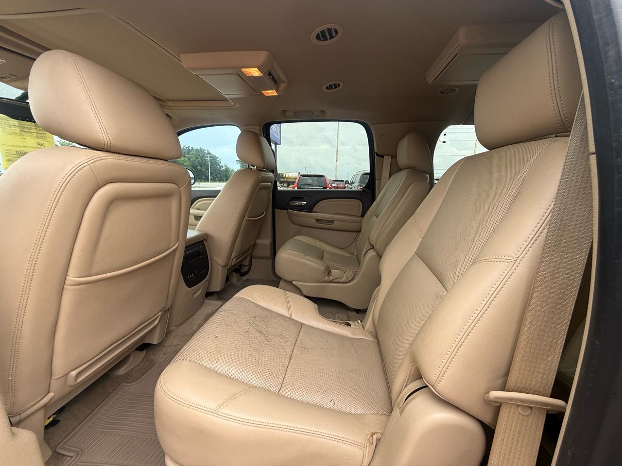 GMC Yukon XL AWD 4dr 1500 Denali 2013