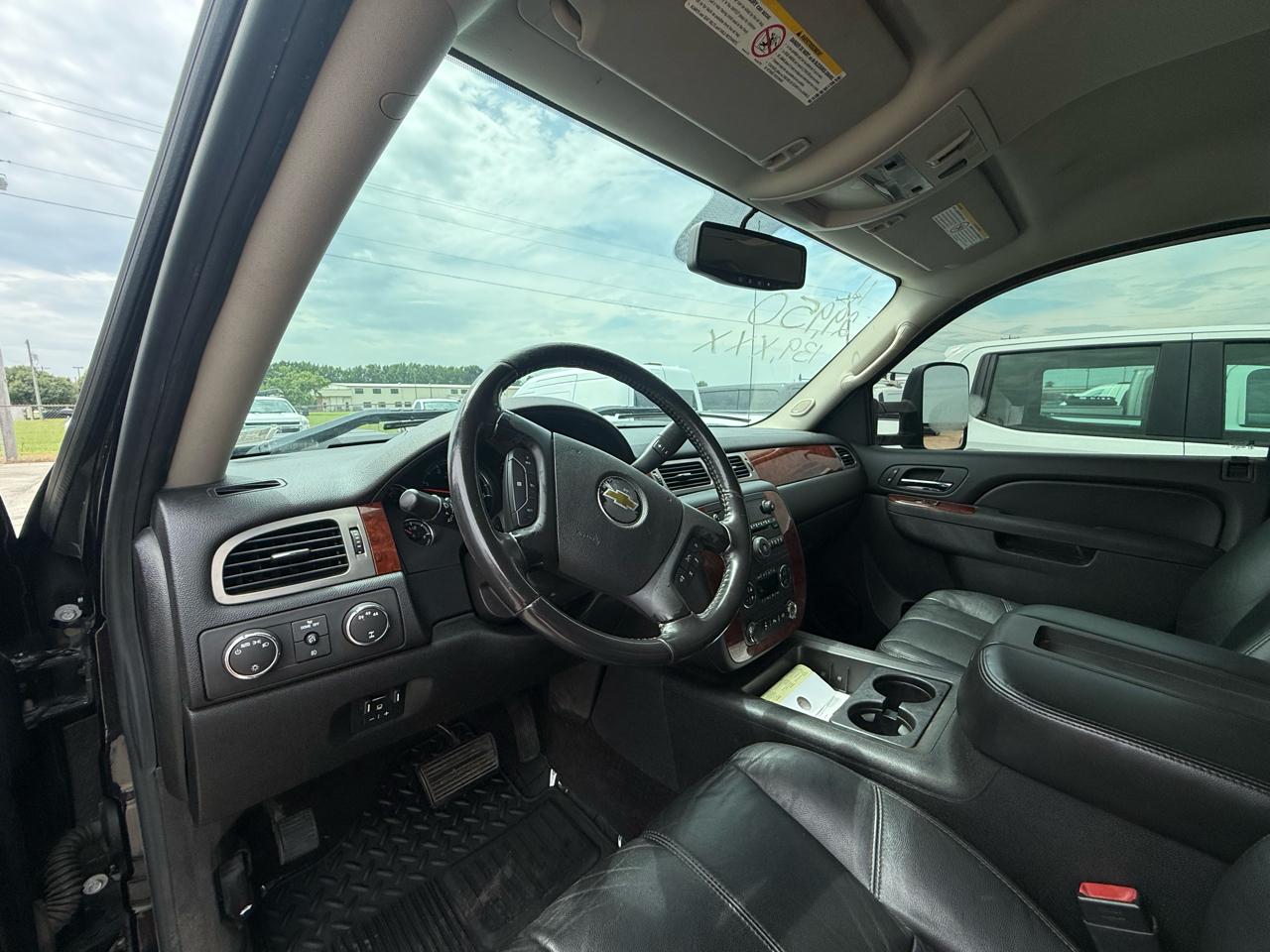 Chevrolet Silverado 3500HD 4WD Crew Cab 167.7" DRW LTZ 2011