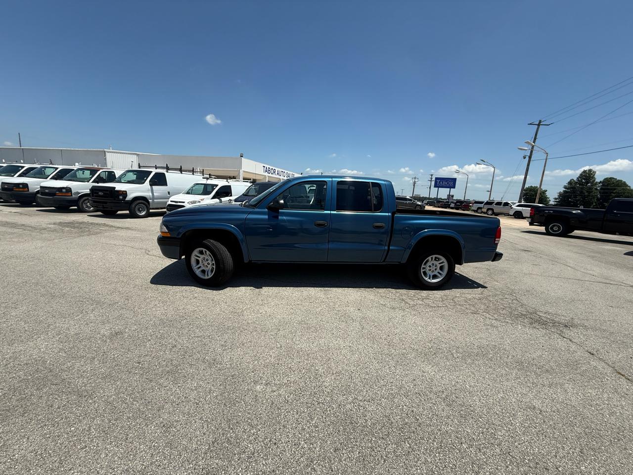 Dodge Dakota Quad Cab 131" WB Sport 2002