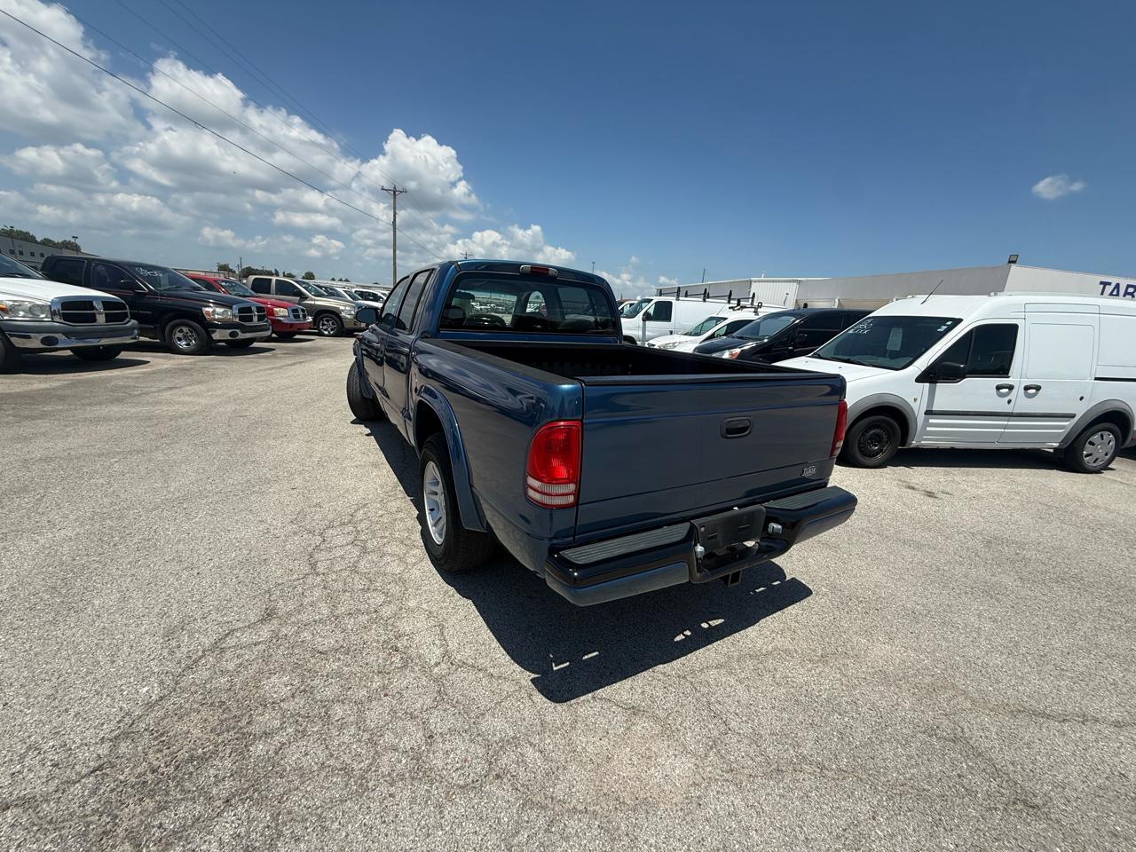 Dodge Dakota Quad Cab 131" WB Sport 2002