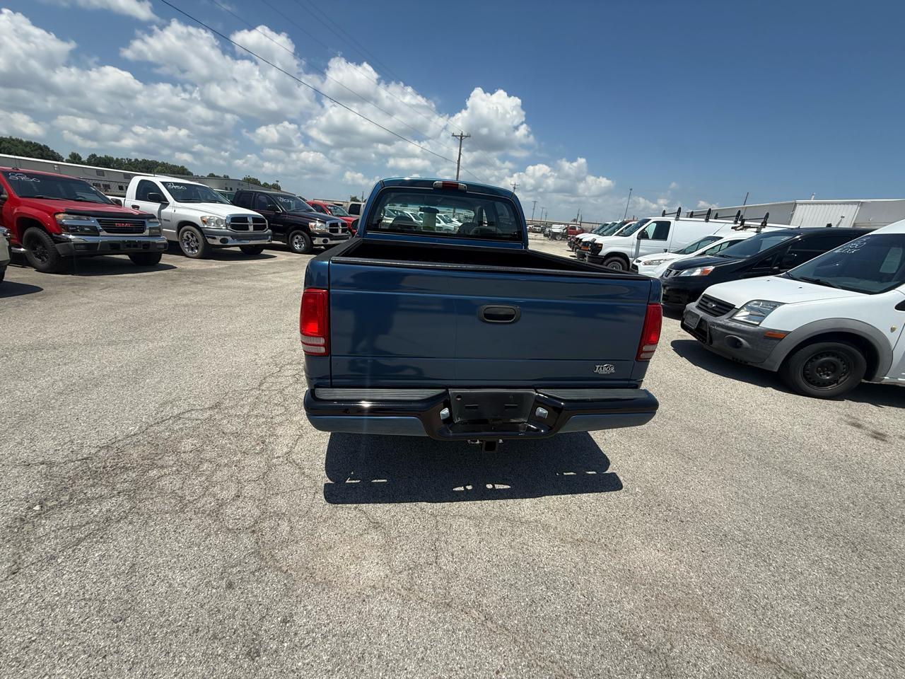 Dodge Dakota Quad Cab 131" WB Sport 2002