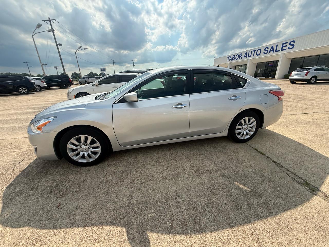Nissan Altima 4dr Sdn I4 2.5 S 2013