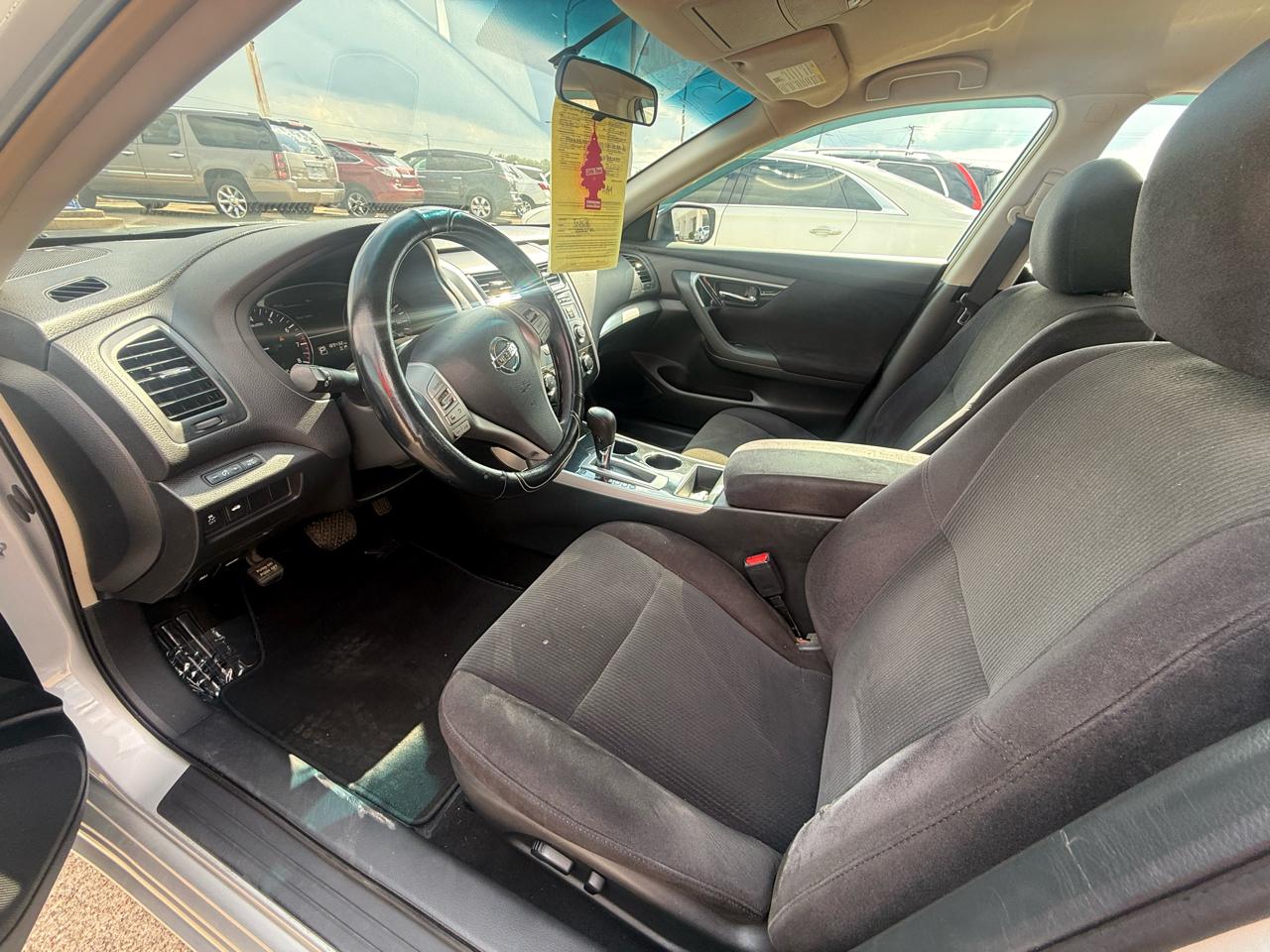 Nissan Altima 4dr Sdn I4 2.5 S 2013