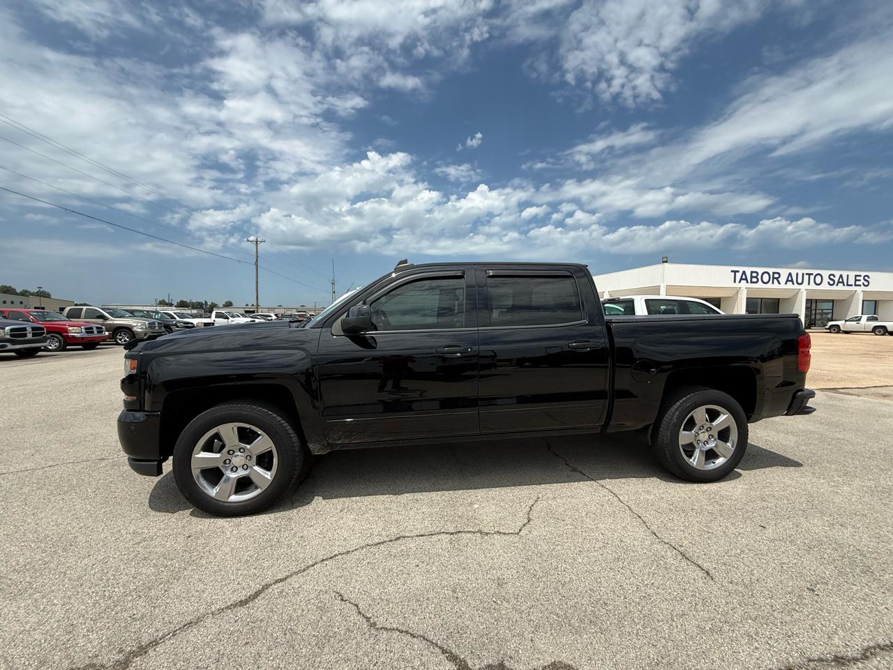 Chevrolet Silverado 1500 4WD Crew Cab 143.5" LT w/2LT 2018