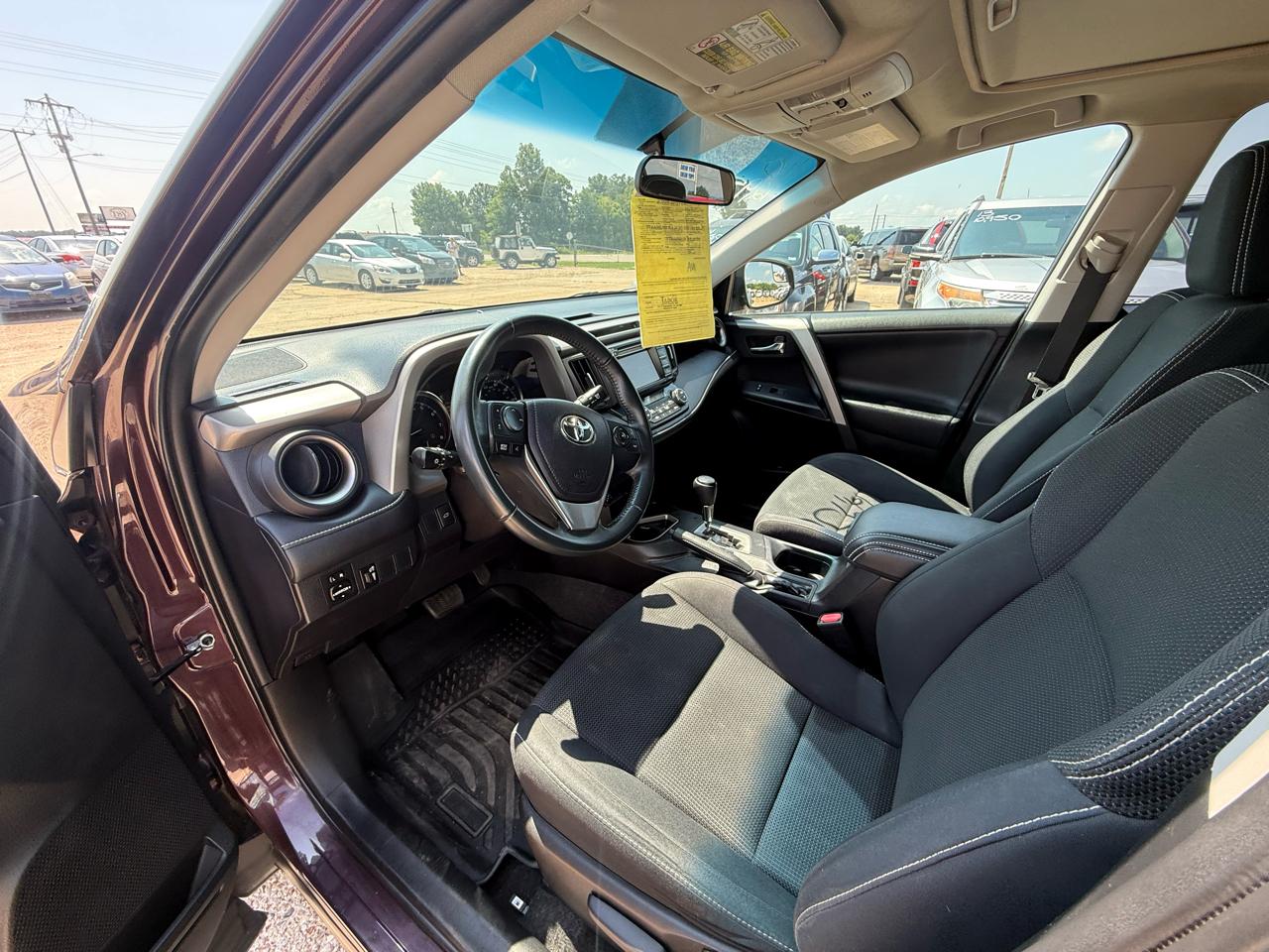 Toyota RAV4 FWD 4dr XLE (Natl) 2016