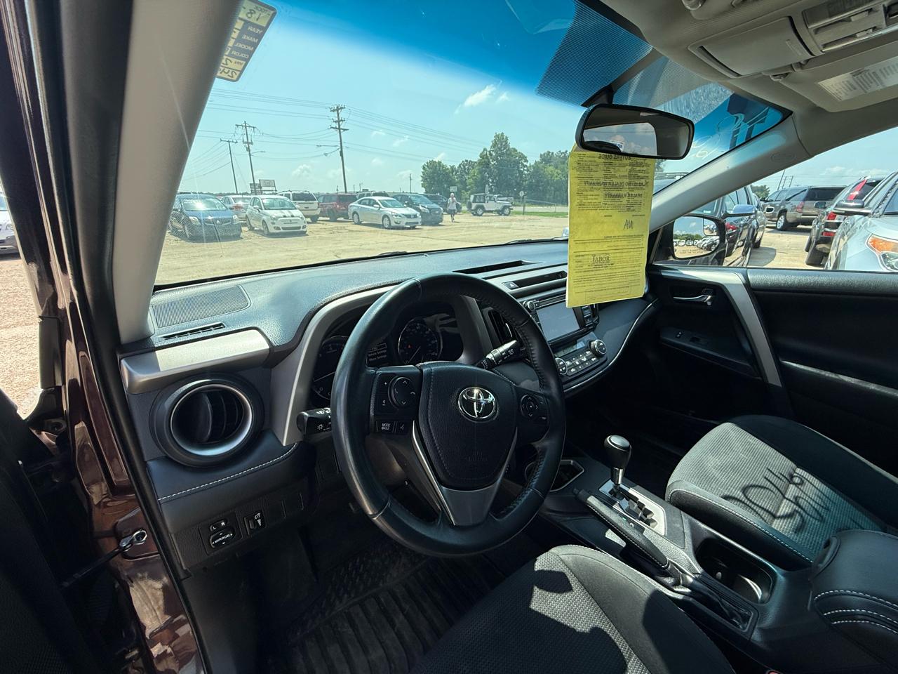Toyota RAV4 FWD 4dr XLE (Natl) 2016