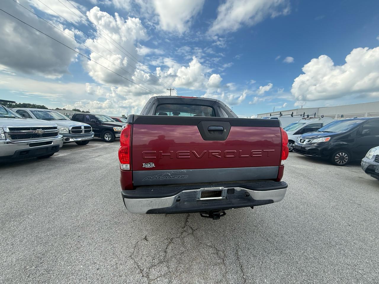 Chevrolet Avalanche 1500 5dr Crew Cab 130" WB LS 2005
