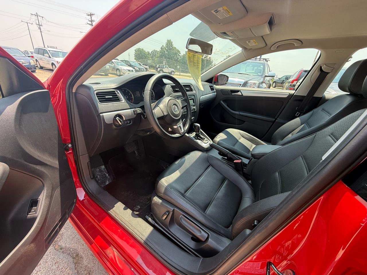 Volkswagen Jetta Sedan 4dr Auto SE PZEV 2013