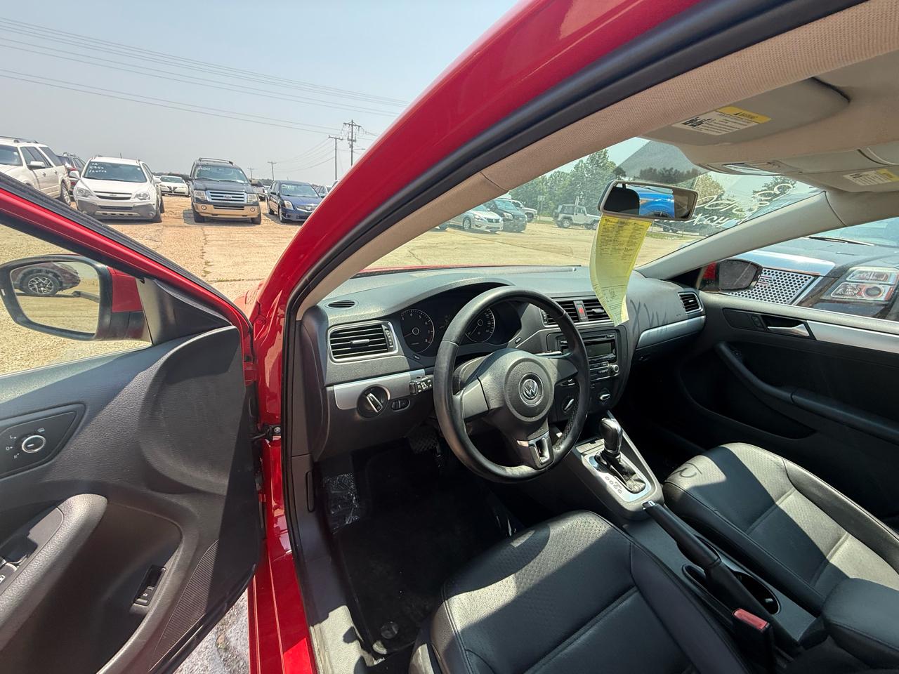 Volkswagen Jetta Sedan 4dr Auto SE PZEV 2013