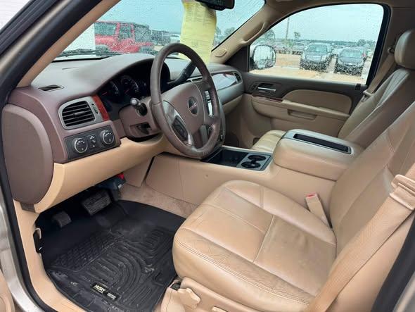 GMC Yukon 4WD 4dr SLT 2014