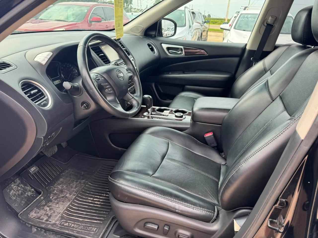 Nissan Pathfinder 4WD 4dr Platinum 2015