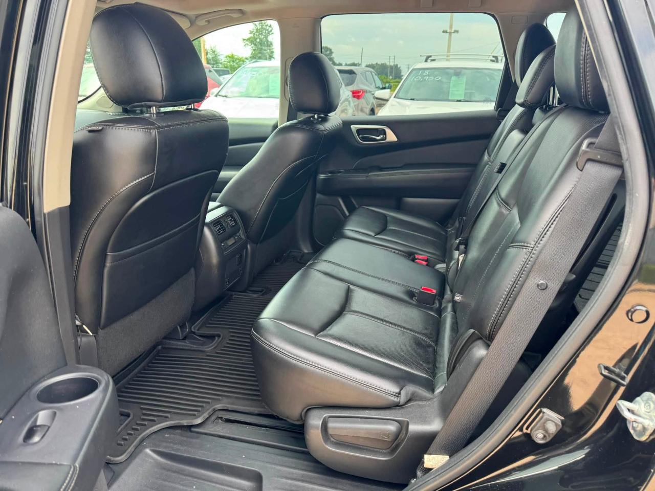 Nissan Pathfinder 4WD 4dr Platinum 2015