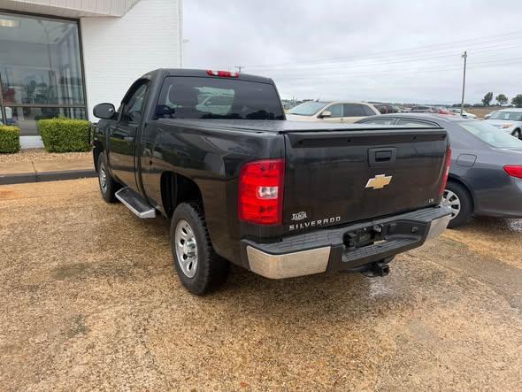 Chevrolet Silverado 1500 2WD Reg Cab 119.0" Work Truck 2011