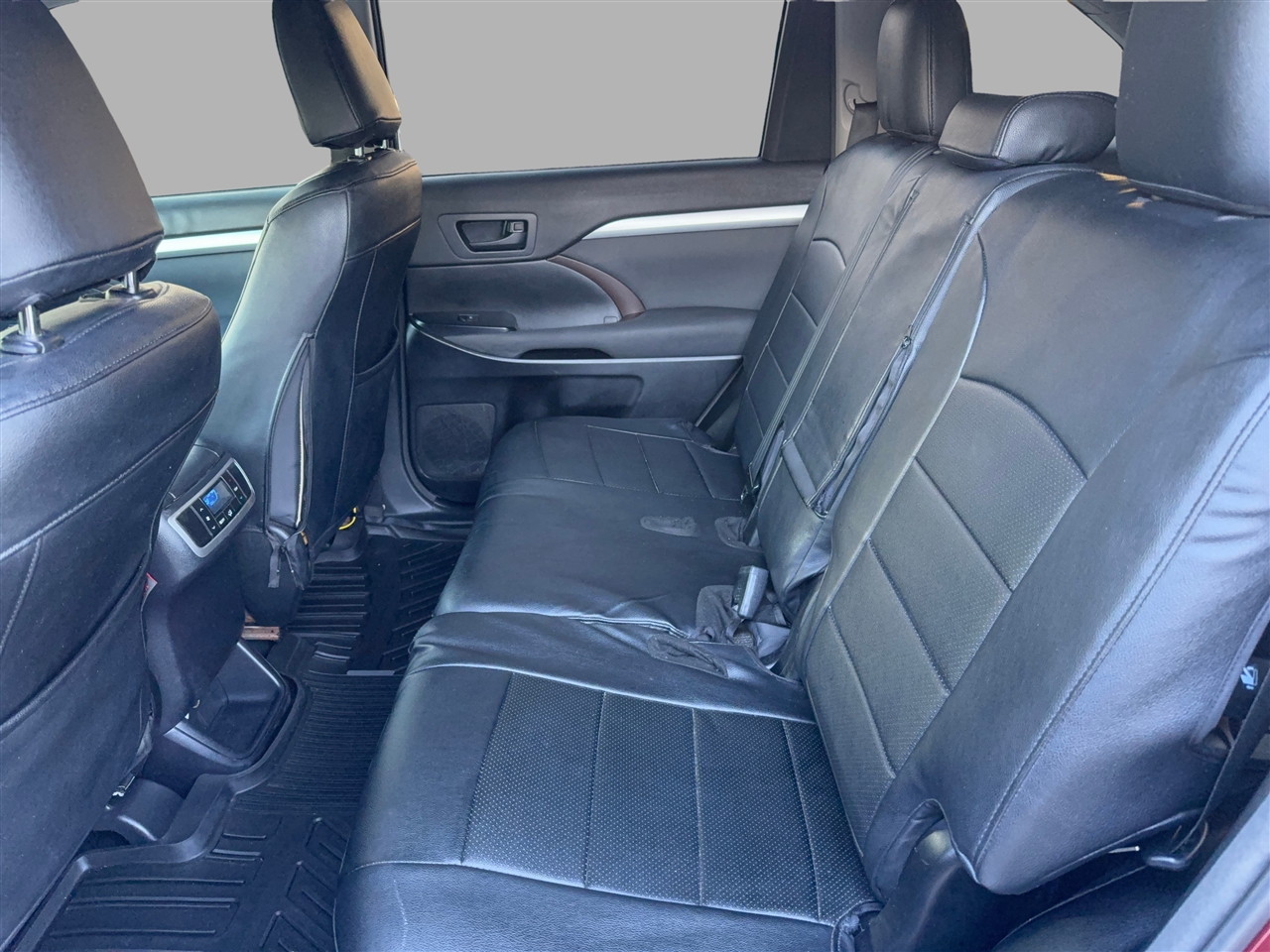 Toyota Highlander LE FWD I4 2015