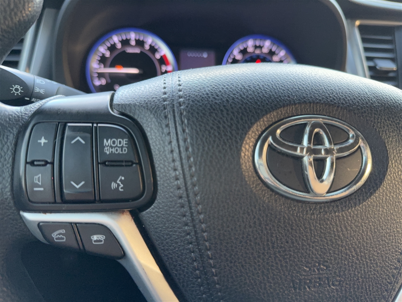 Toyota Highlander LE FWD I4 2015