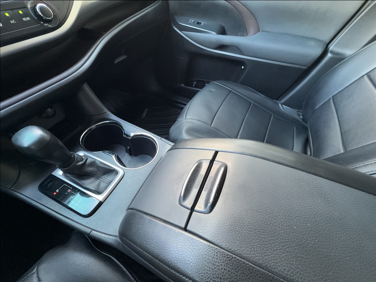 Toyota Highlander LE FWD I4 2015