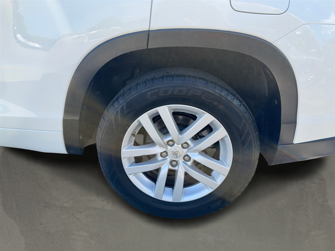 Toyota Highlander LE FWD I4 2015