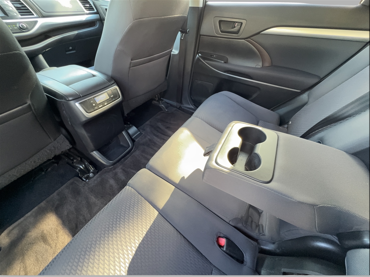 Toyota Highlander LE FWD I4 2015