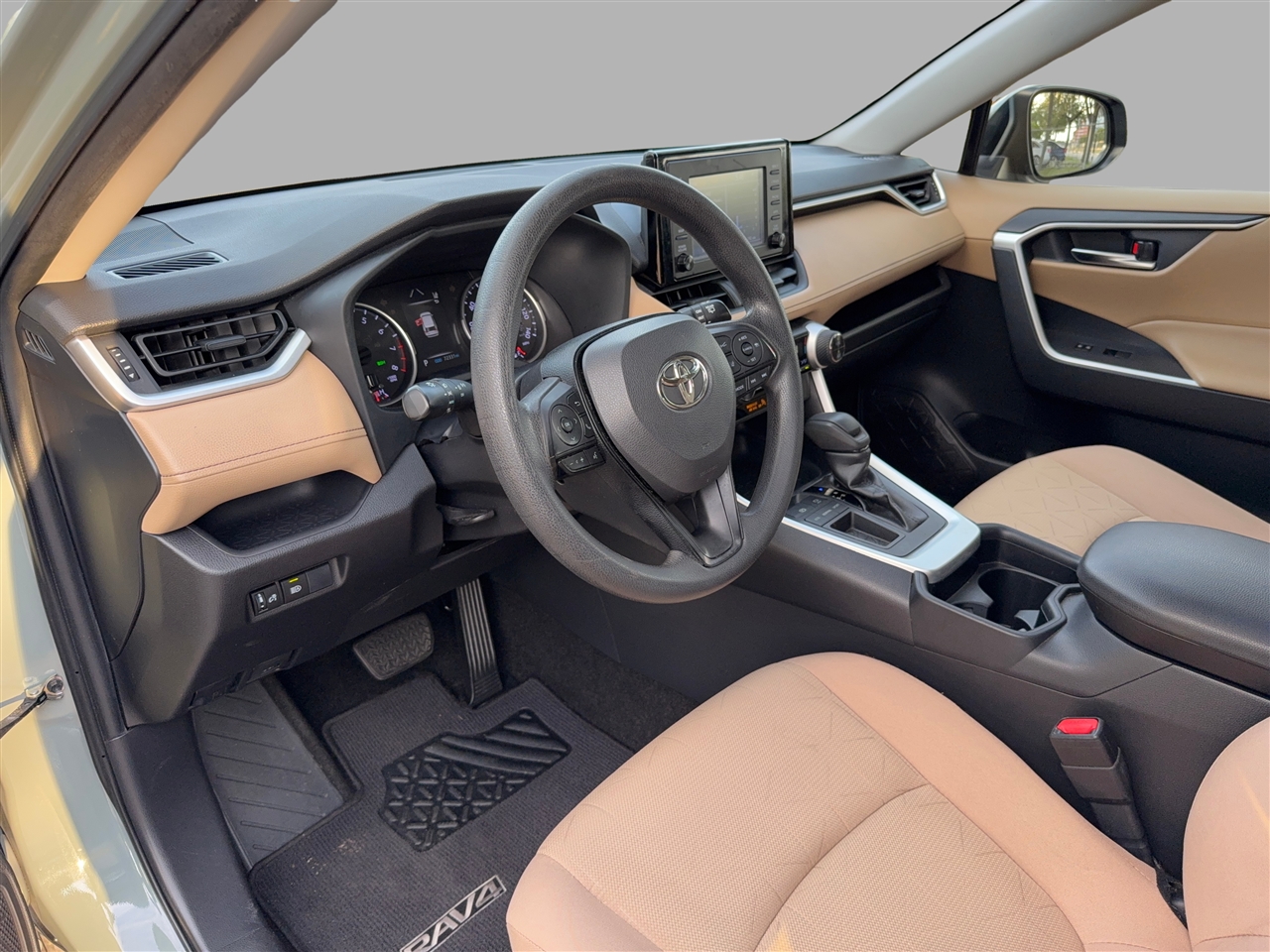 Toyota RAV4 XLE 2019