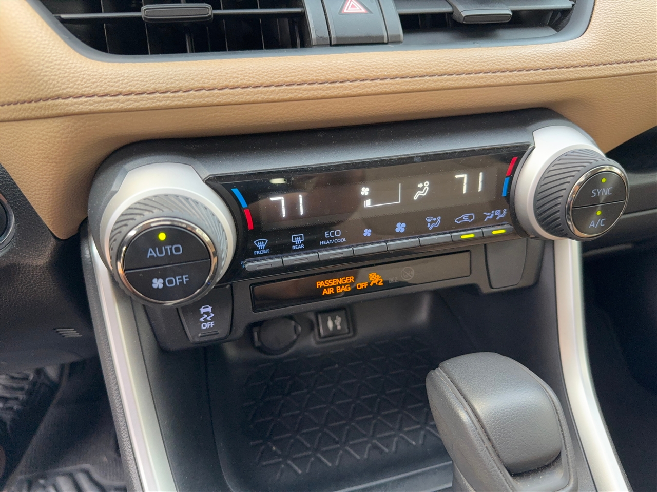 Toyota RAV4 XLE 2019